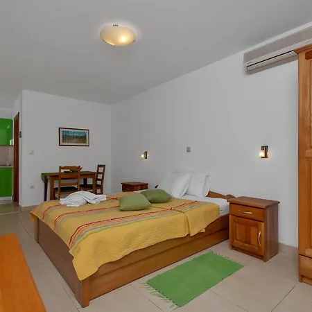 Juric - With Balcony - 2 * Baska Voda